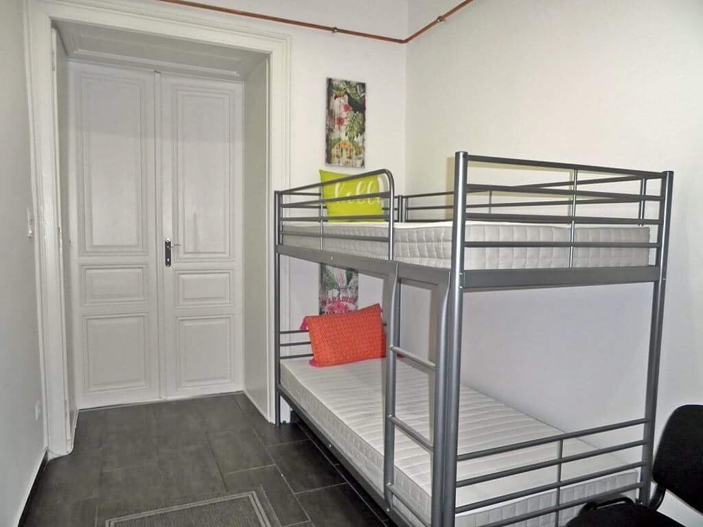 Gozsdu Entertainment District Apartment — Photos 3